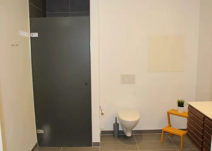 Luxury In The Heart Of Near Harbour Baths Apartment