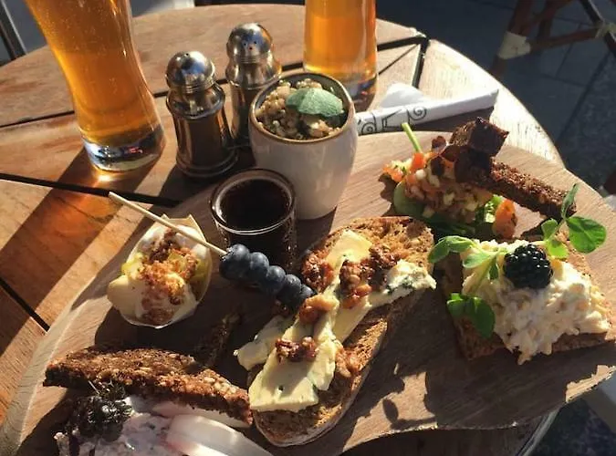 Luxury In The Heart Of Near Harbour Baths Apartment