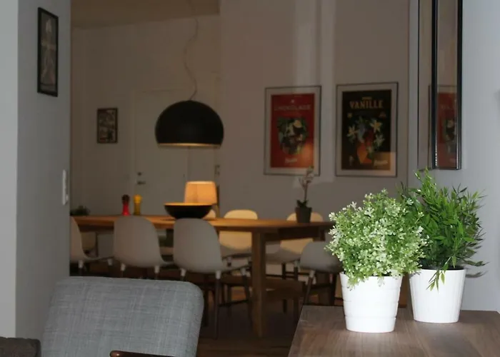 Luxury In The Heart Of Near Harbour Baths *