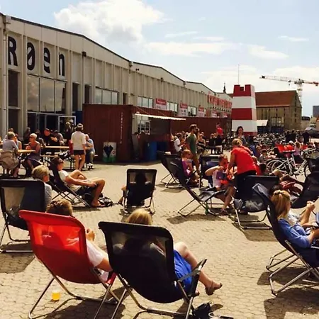 Luxury In The Heart Of Near Harbour Baths Апартаменты *